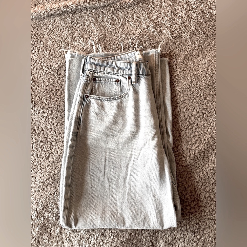 Abercrombie Curve Love Crop High Rise Wide Leg Jean